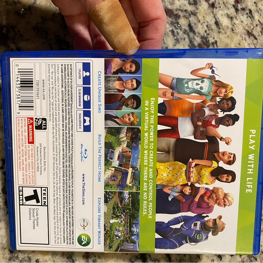 Sims 4 PS4 game - Picture 2 of 4